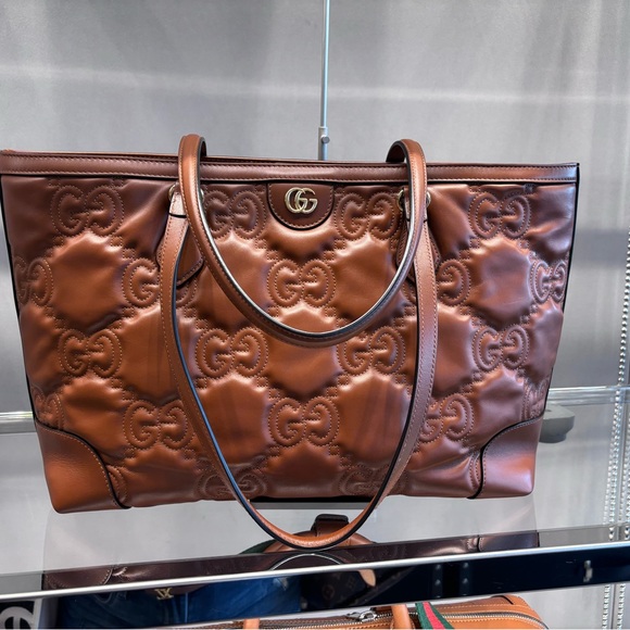 Gucci tote - Picture 1 of 5